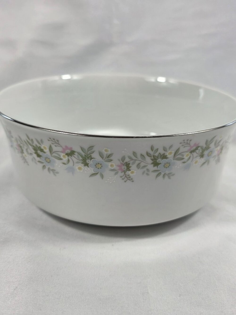 Johann Haviland Forever Spring Round Vegetable 8 Inch Pink & Blue Flower